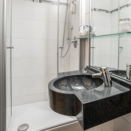 Hotel Spitzberg Garni 3*